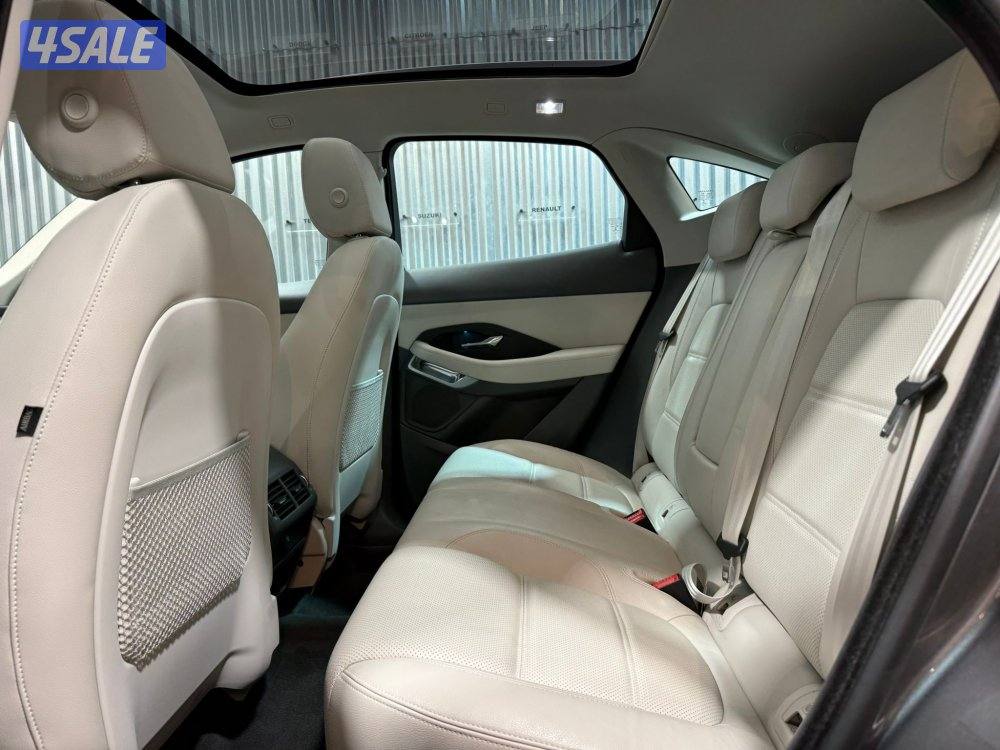 Jaguar E-PACE8