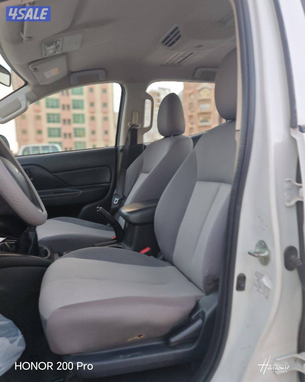 وانيت L200موديل ٢٠٢٠ قير عادي ديزل عداد٩٠الف3