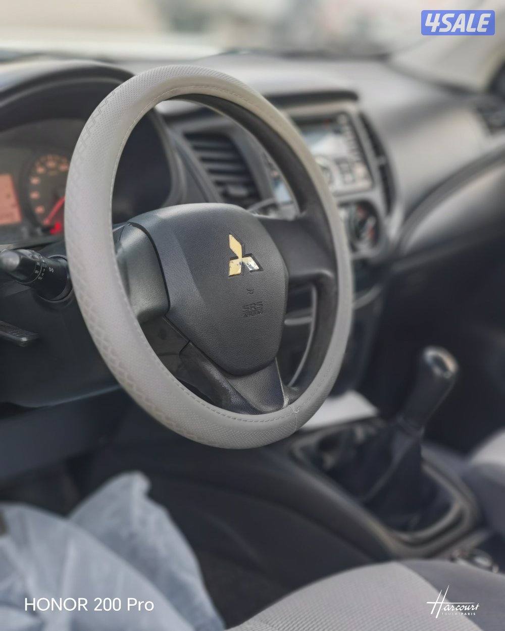 وانيت L200موديل ٢٠٢٠ قير عادي ديزل عداد٩٠الف6