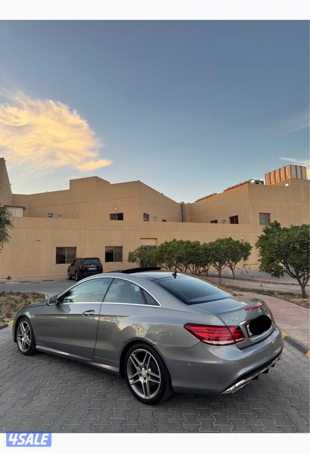 للبيع مرسيدس 2014 ماشي 159 الف بحالة الوكالة3