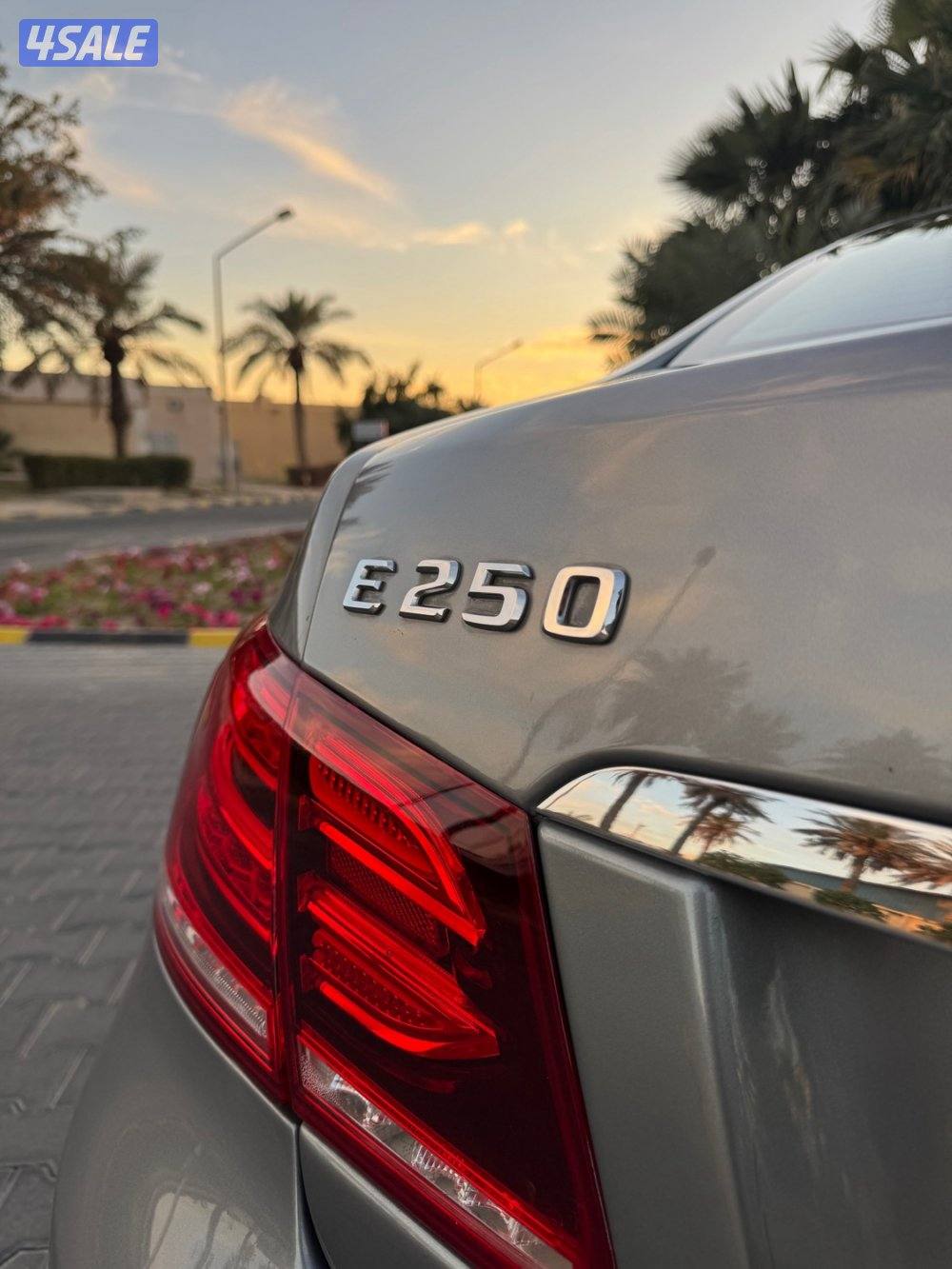 للبيع مرسيدس 2014 ماشي 159 الف بحالة الوكالة7