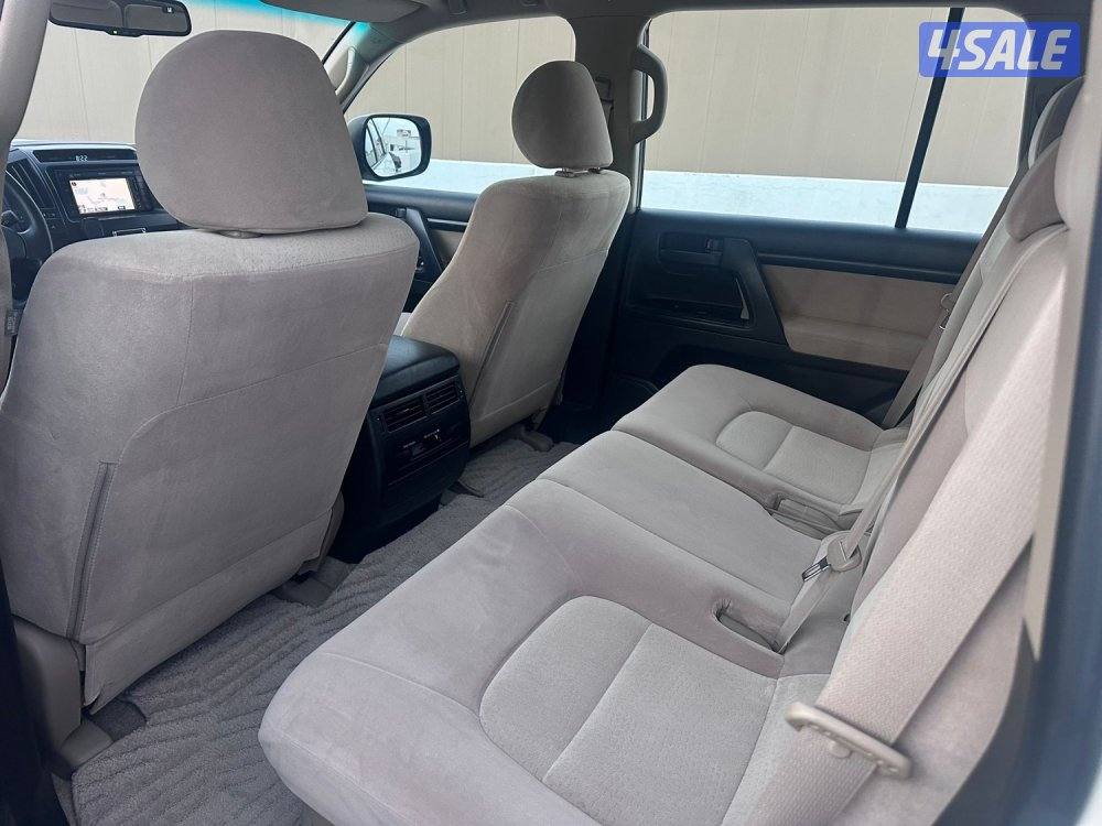 للبيع لاندكروزر GXR v8 وارد الوكالة الساير5