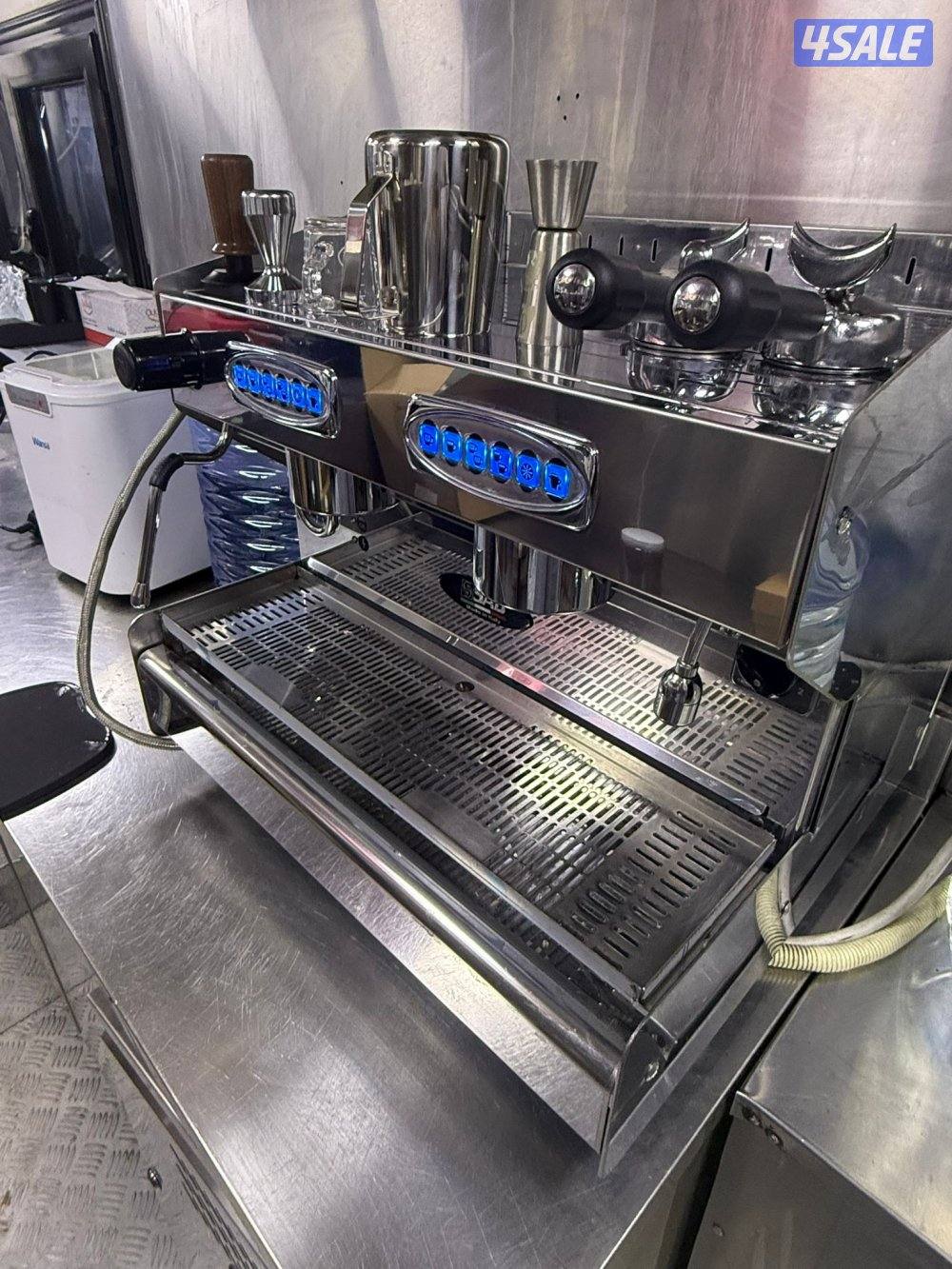 للضمان فود تراك بكامل معداته حديثة3