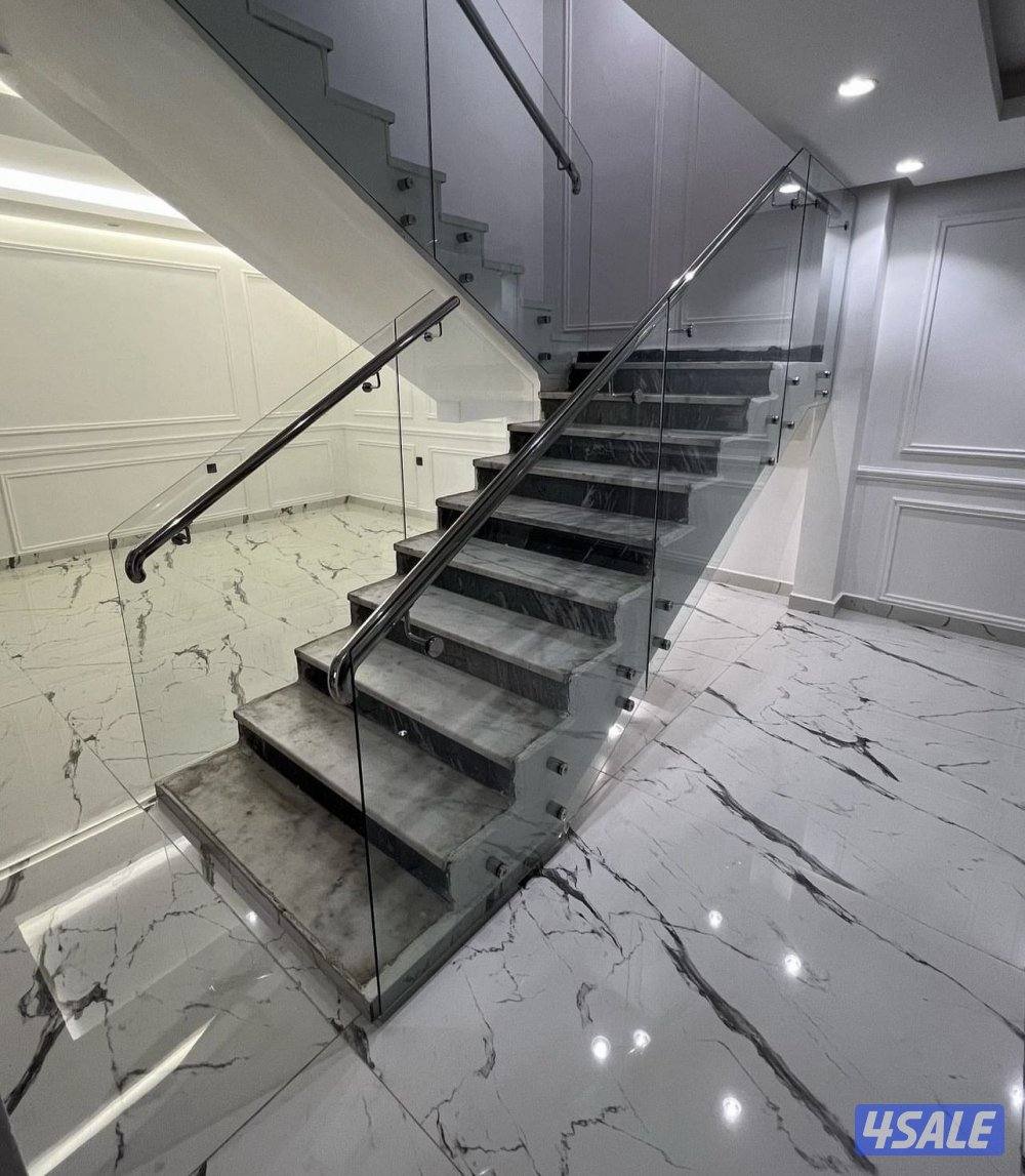 فني زجاج تركيب جميع أنواع الزجاج و المرايا1