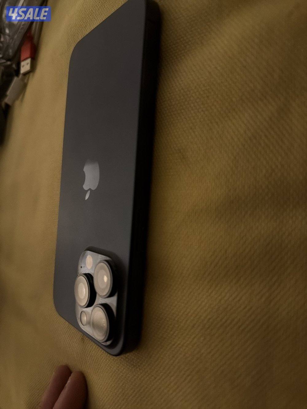 الايفون نظيف وكفالته ٦ شهور والجهاز مش مفتوح3