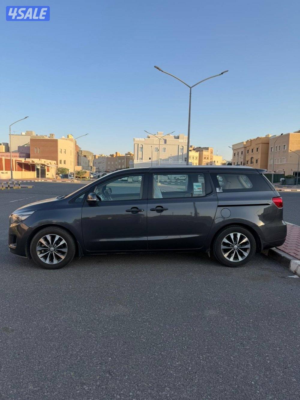 كيا كرنڤال موديل ٢٠١٧0