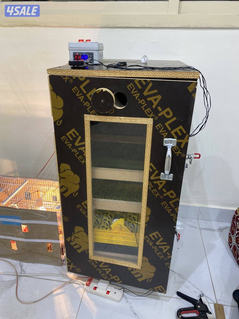 للبيع فقاسه صناعه يدويه0