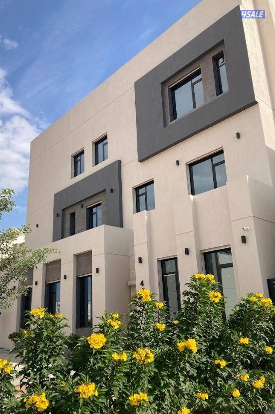 للبيع بيت زاويه ارتداد 9*96