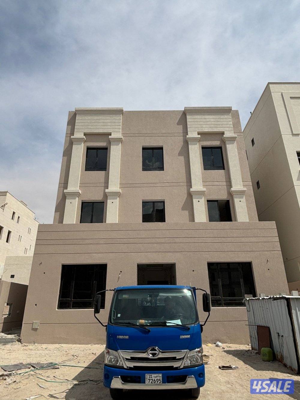 للبيع بيت زاويه ارتداد 9*914