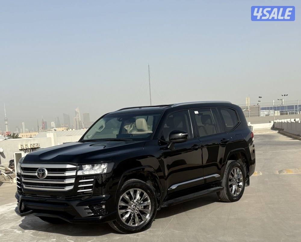 لاند كروزر 2023 GXR – Twin Turbo – Aero S – بحالة الوكالة0
