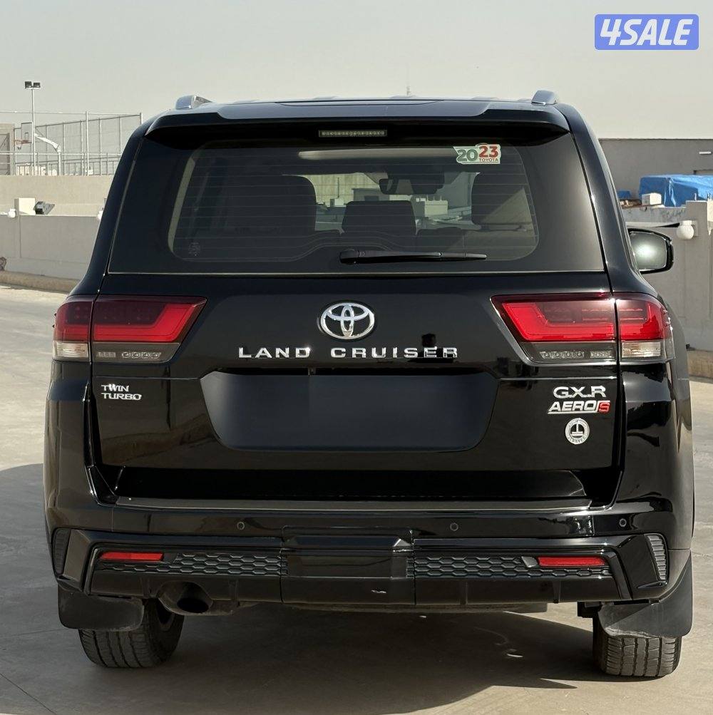 لاند كروزر 2023 GXR – Twin Turbo – Aero S – بحالة الوكالة2