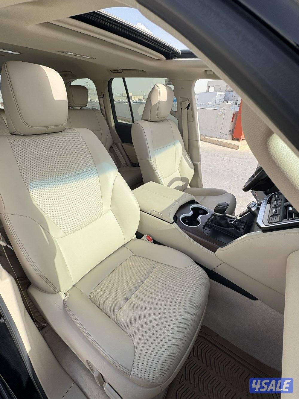 لاند كروزر 2023 GXR – Twin Turbo – Aero S – بحالة الوكالة6