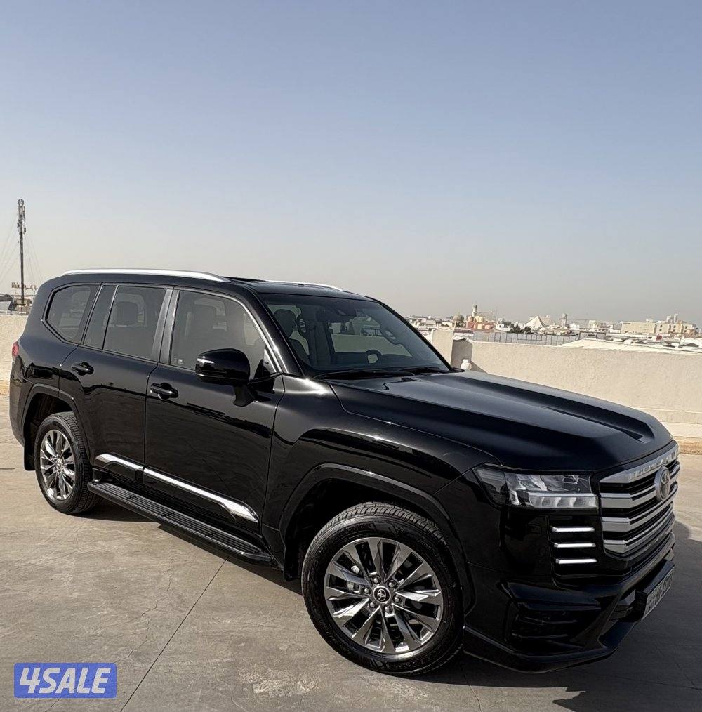 لاند كروزر 2023 GXR – Twin Turbo – Aero S – بحالة الوكالة8