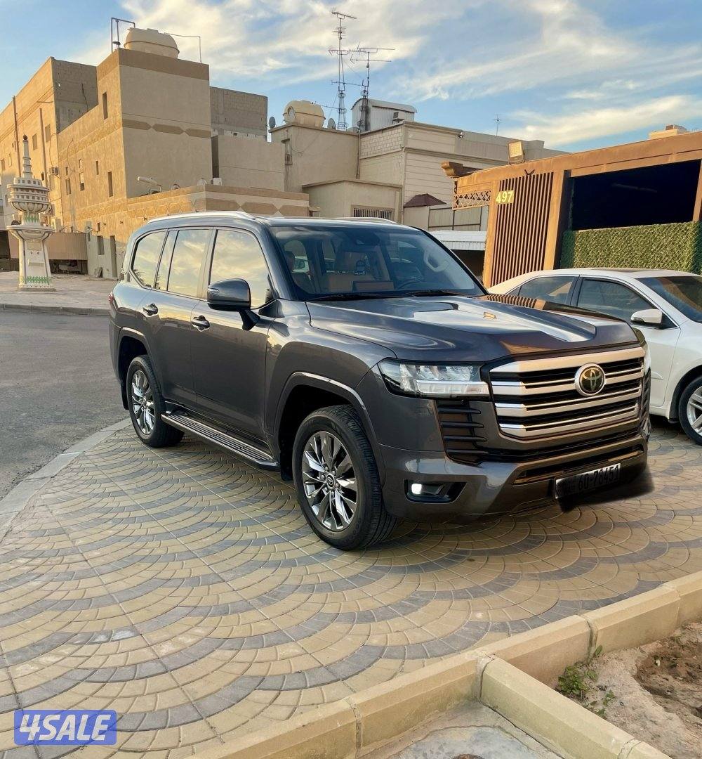 لاند كروزر GXR ايرو الساير موديل 2022 عداد 956