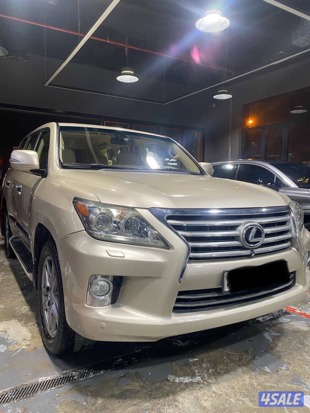 للبيع لكزس LX5702013 صبغ و محركات وكالة وارد قطر ماشي 435 الف4