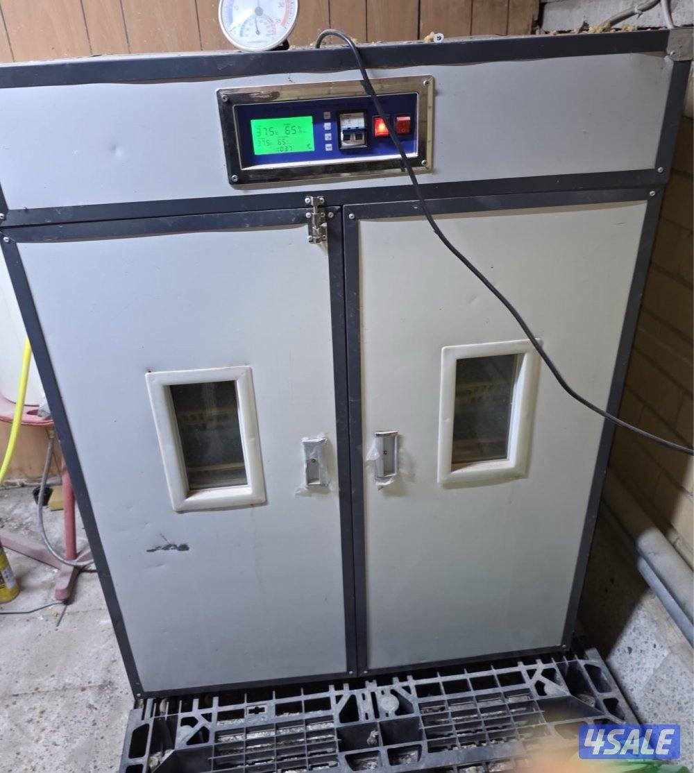 للبيع فقاسه فتحي ٥٢٨ بيضه وصينيه ٨٨٠ بيضه0