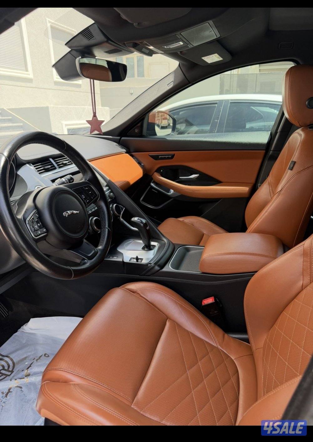 للبيع سياره جاكور موديل ٢٠١٩ بحاله الوكاله ماشيه ٨٩ الف كيلو6