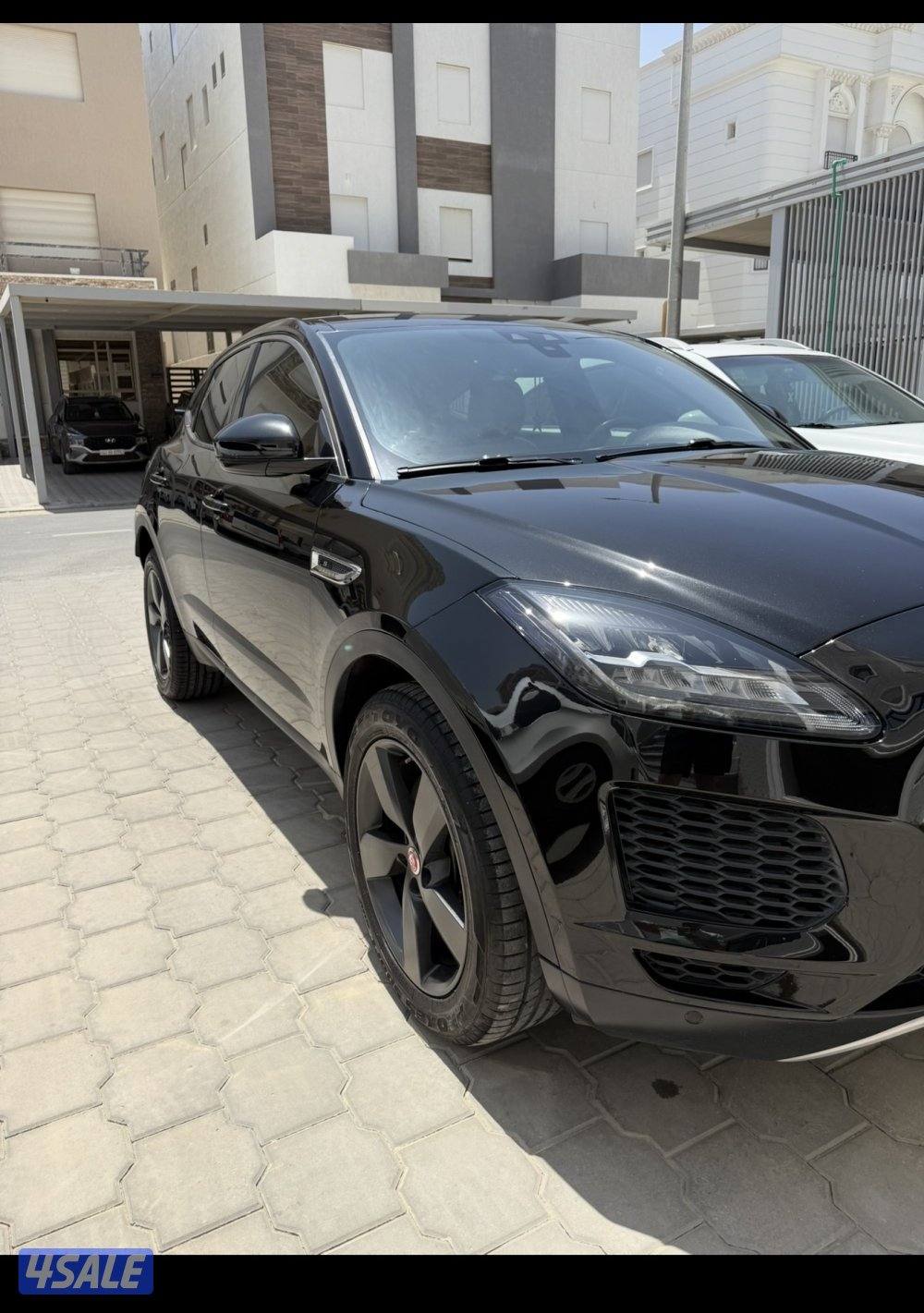 للبيع سياره جاكور موديل ٢٠١٩ بحاله الوكاله ماشيه ٨٩ الف كيلو8