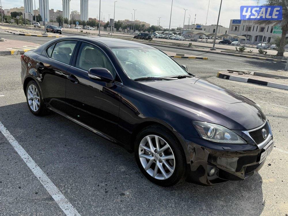 لكزس 350 is موديل 20124