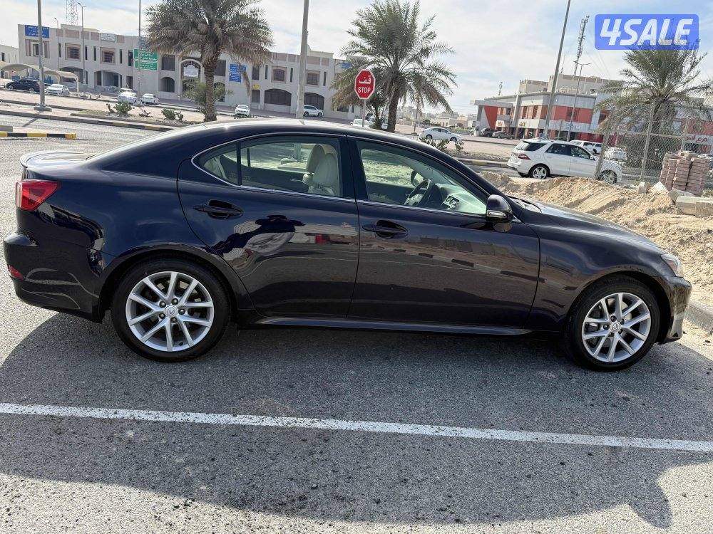 لكزس 350 is موديل 20122