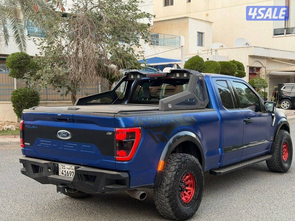 وانيت فورد ٢٠٢٢ الغانم موتر عليه اضافات2