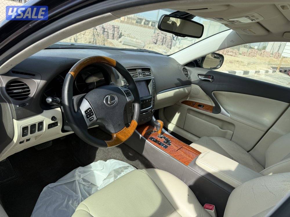 لكزس 350 is موديل 20127