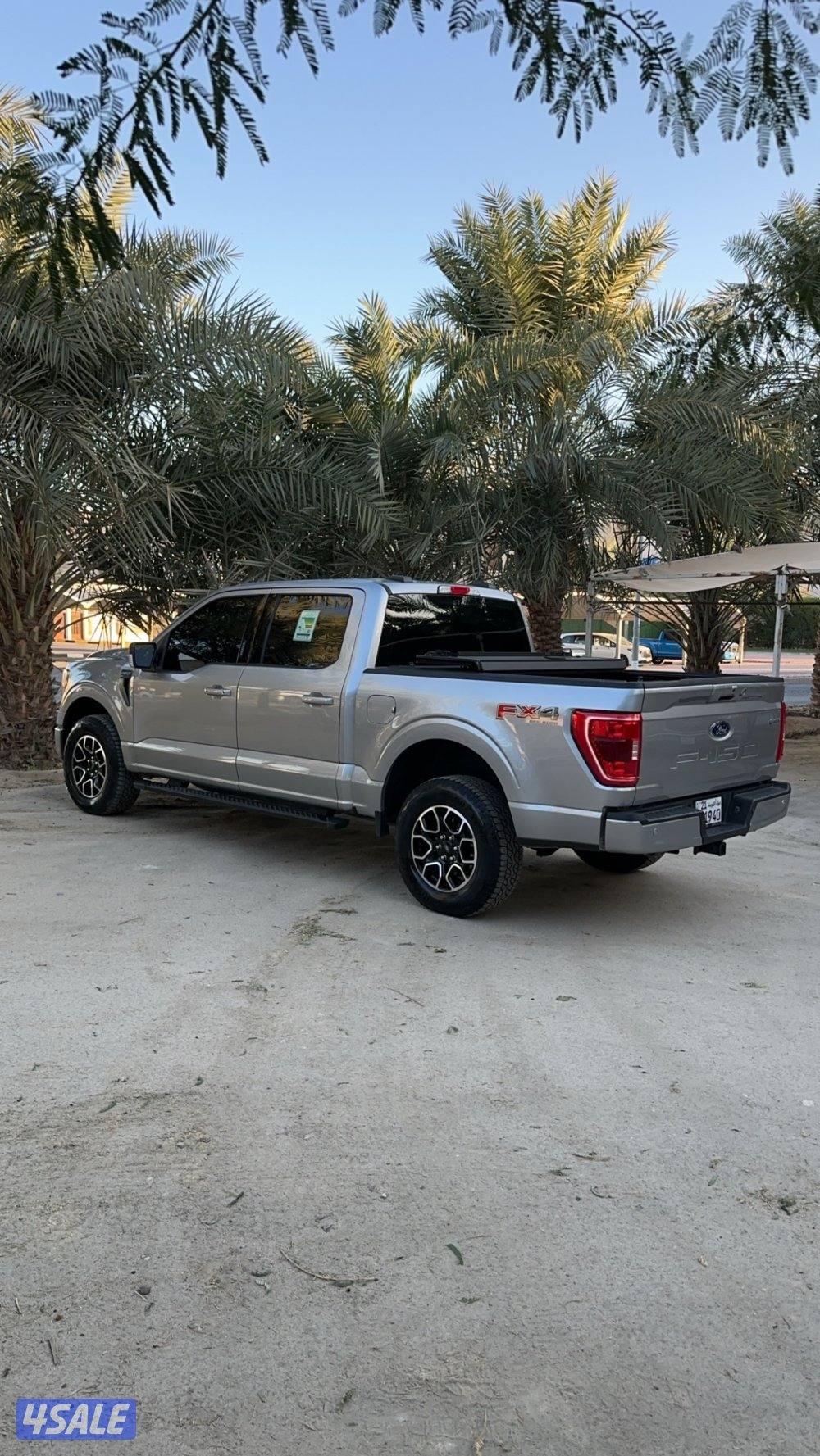 للبيع وانيت FX4 صبغ الوكالة المالك الاول..1