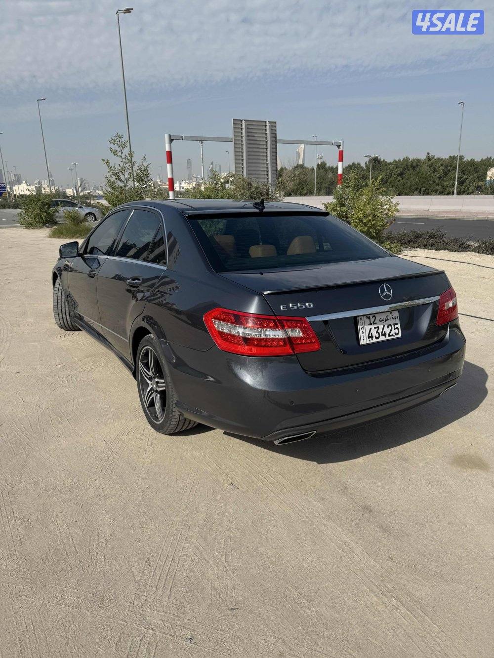 للبيع مرسيديس E550 2010 .3