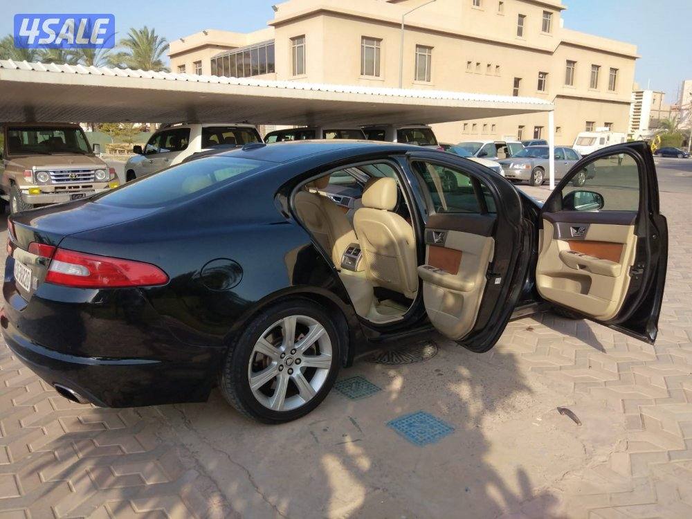 للبدل مع جاكور XF1