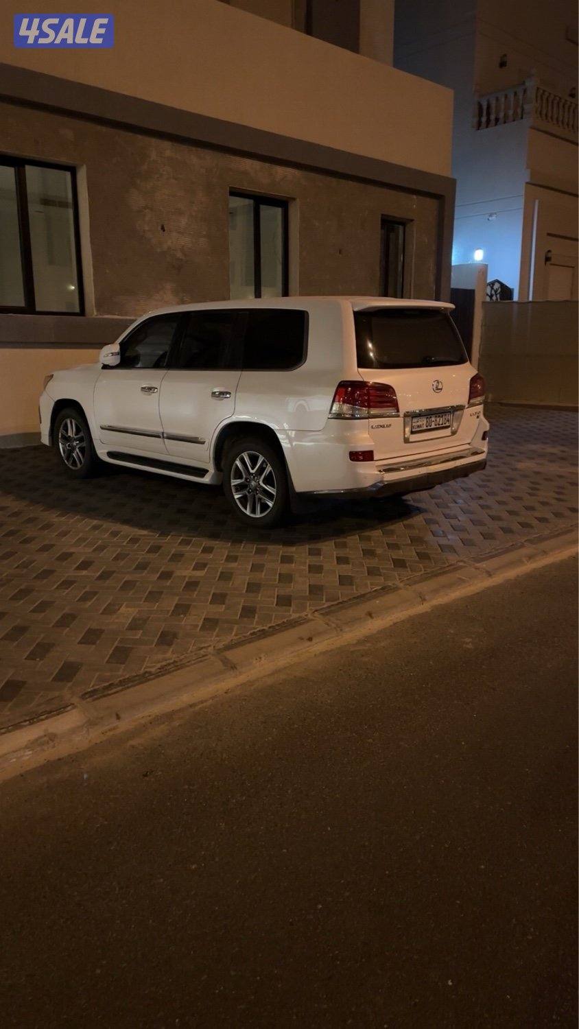 جيب لكزس ابيض1