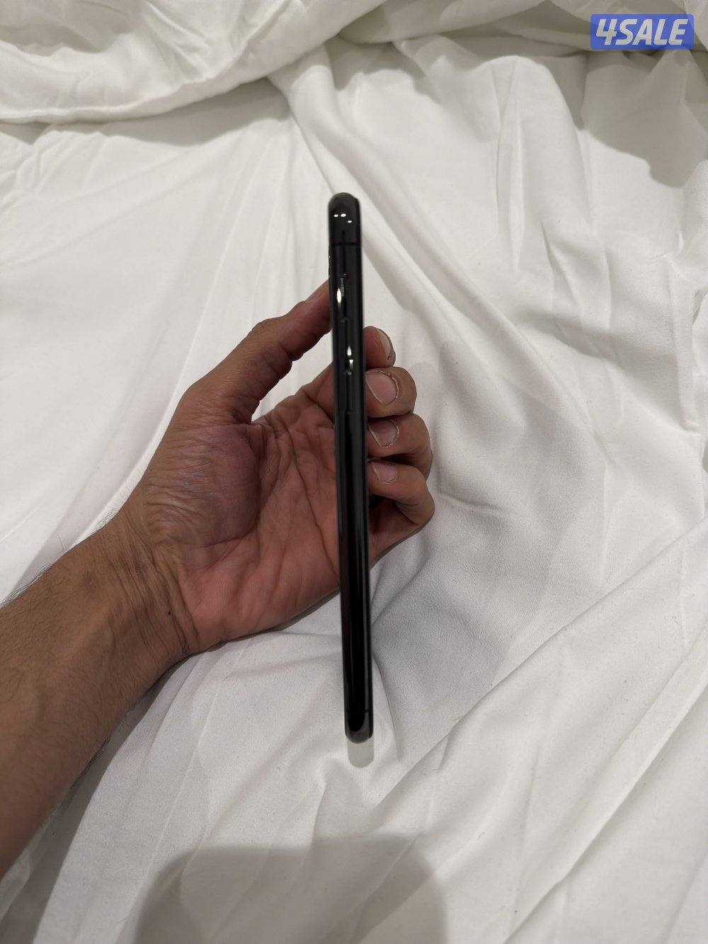 للبيع ايفون 11 برو ماكس ٢٥٦ جيجا. iPhone 11 Pro Max4