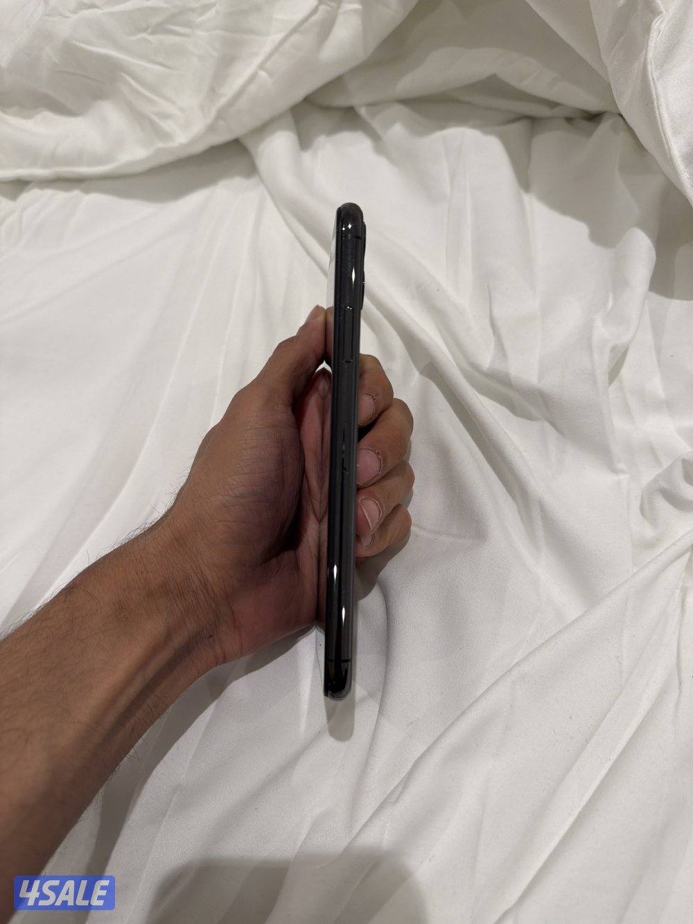 للبيع ايفون 11 برو ماكس ٢٥٦ جيجا. iPhone 11 Pro Max6