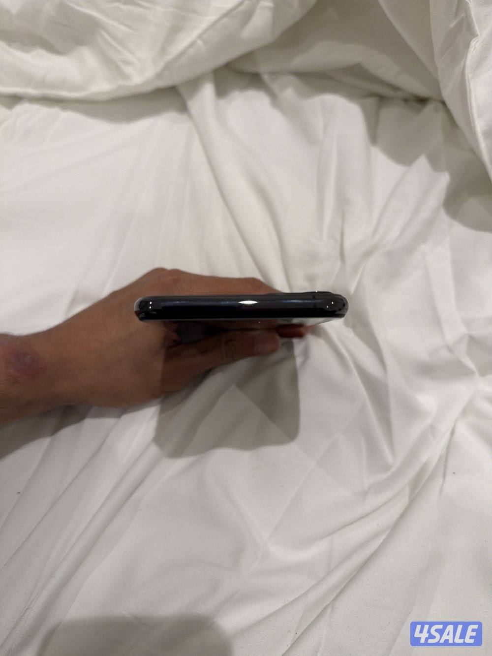 للبيع ايفون 11 برو ماكس ٢٥٦ جيجا. iPhone 11 Pro Max7