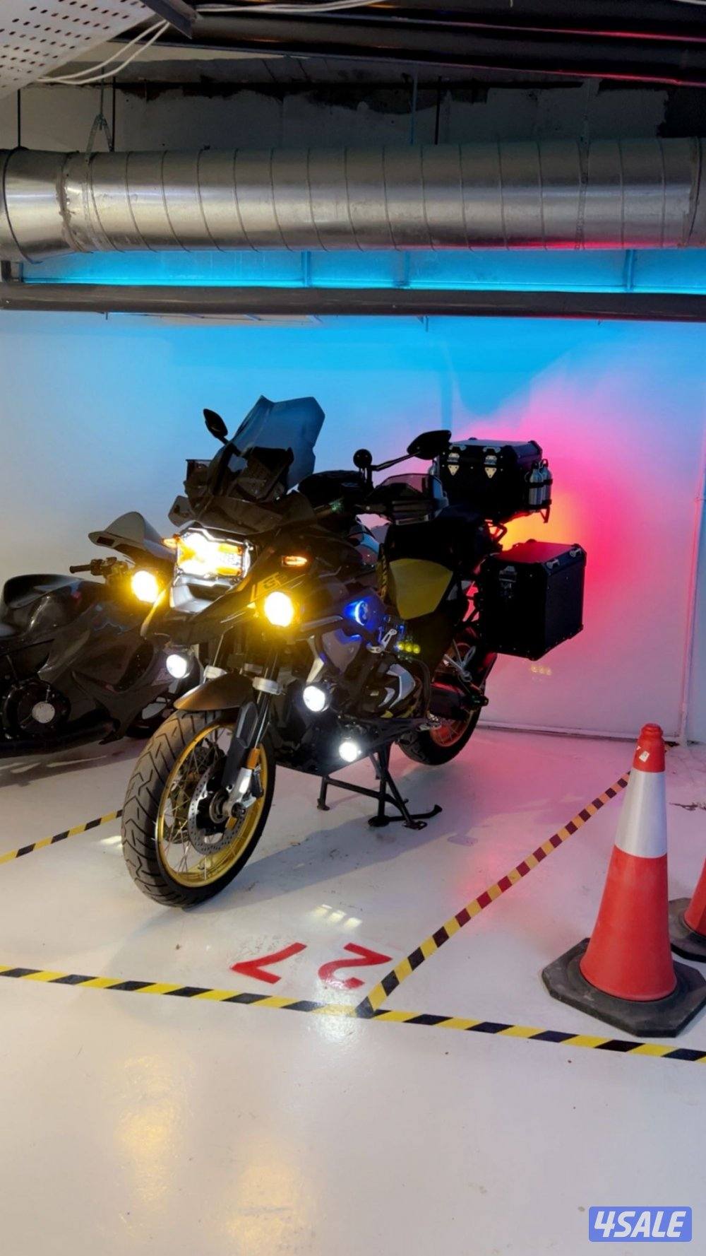 للبيع سيكل بي ام دبليو ١٢٥٠ موديل 20211