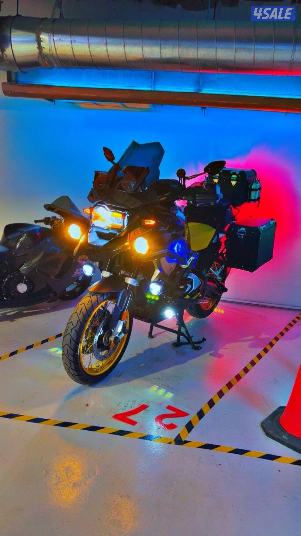 للبيع سيكل بي ام دبليو ١٢٥٠ موديل 20214