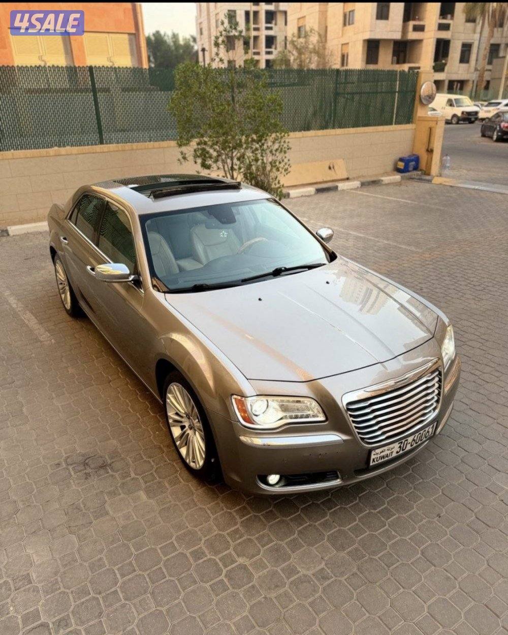 کرایسلر مدل 2014 بانمرا فول شرط الفحص قیر مکینه شاصی بدی 8 سلندر شرط ا2