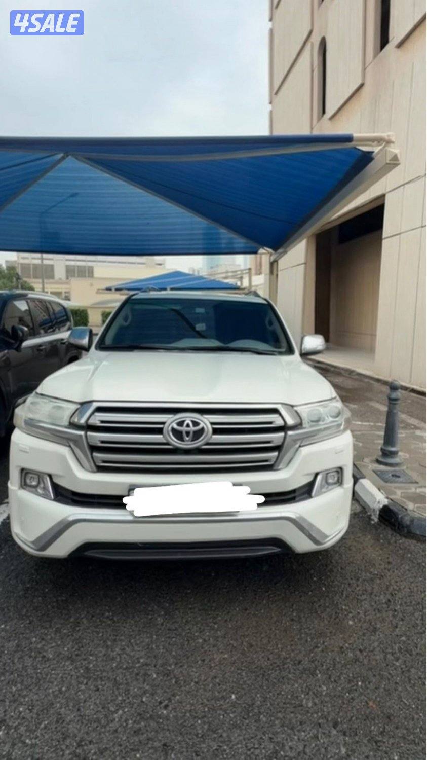Toyota land cruiser 199kms only3