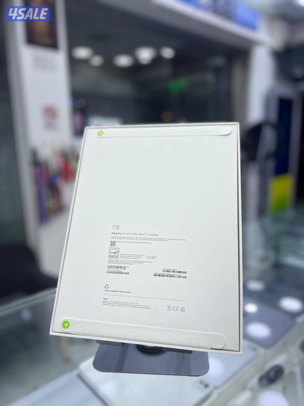 ايباد برو 13 انش m5 chip / شريحة + واى فاى/ سعة 1 تيرا بايتnano glass2