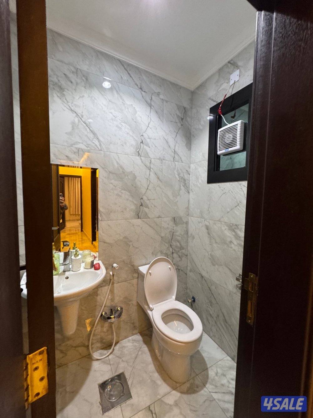 للبيع شقه خلو7