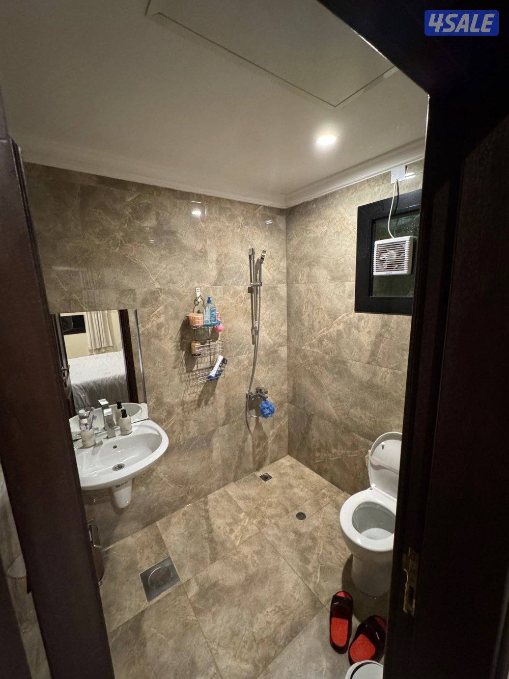 للبيع شقه خلو10