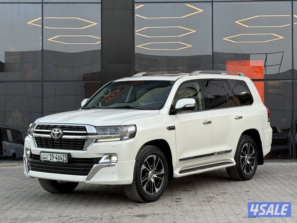 LAND CRUISER GRAND TOURING GXR V8 _20211