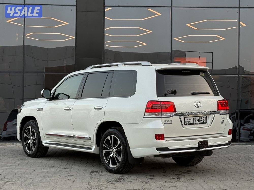 LAND CRUISER GRAND TOURING GXR V8 _20215