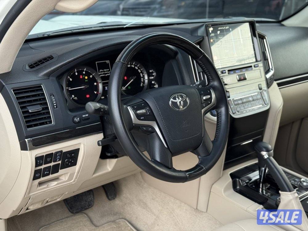 LAND CRUISER GRAND TOURING GXR V8 _20217