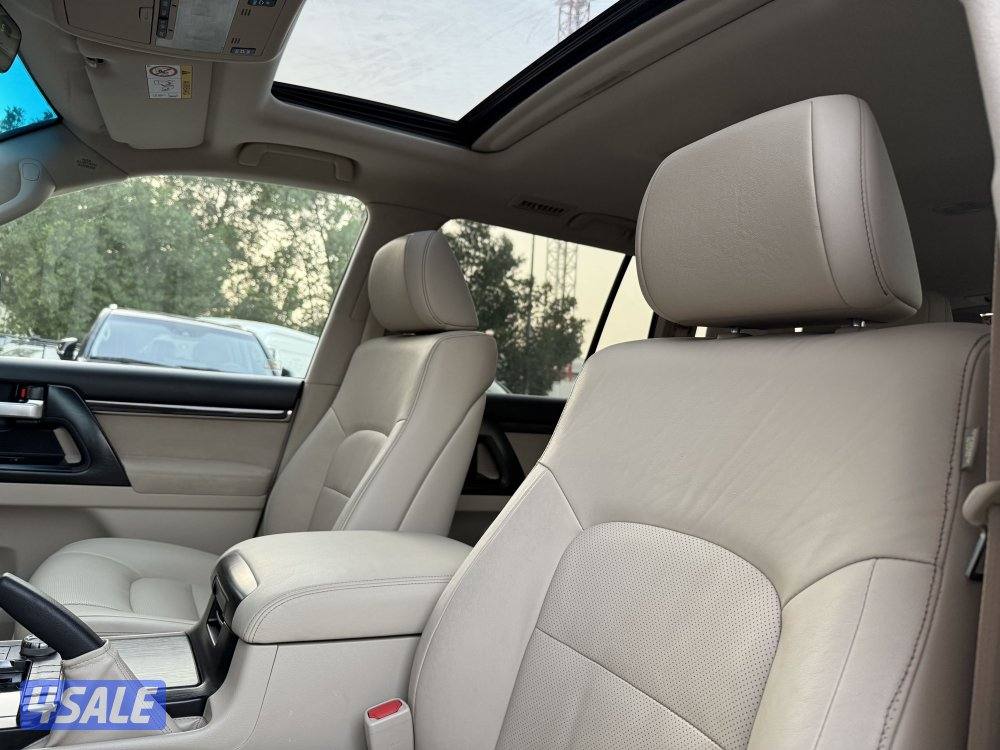 LAND CRUISER GRAND TOURING GXR V8 _20218