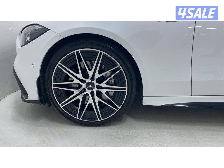 Mercedes-Benz C-Class8