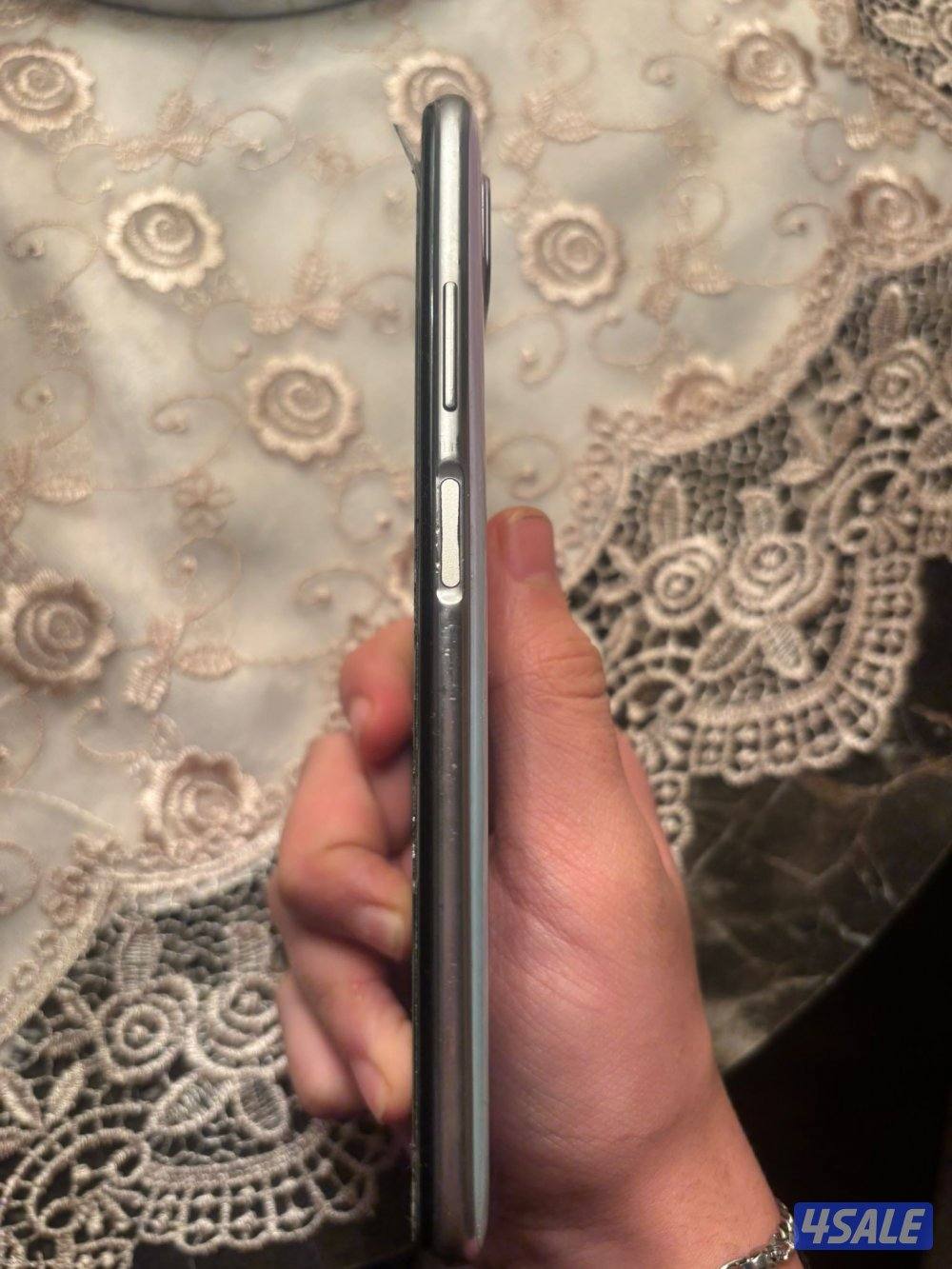 السالميه ميدان حولي قطعه ١١ جاده ١ شارع الزباء مقابل مطعم ١١٠1