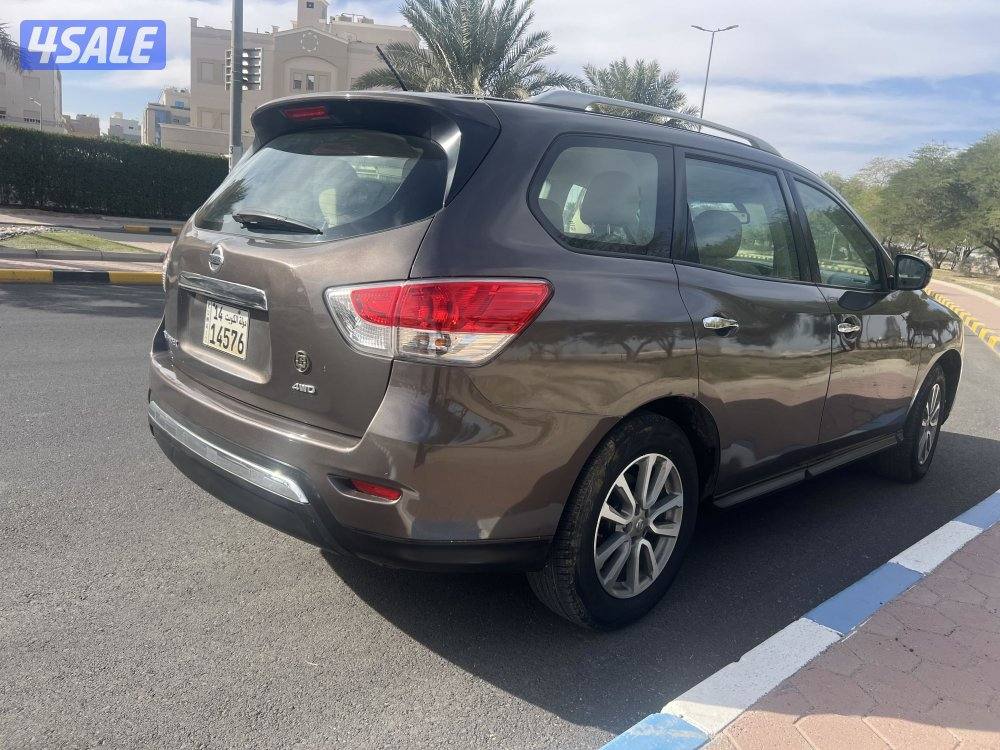 للبيع باثفندر ماشي 2004