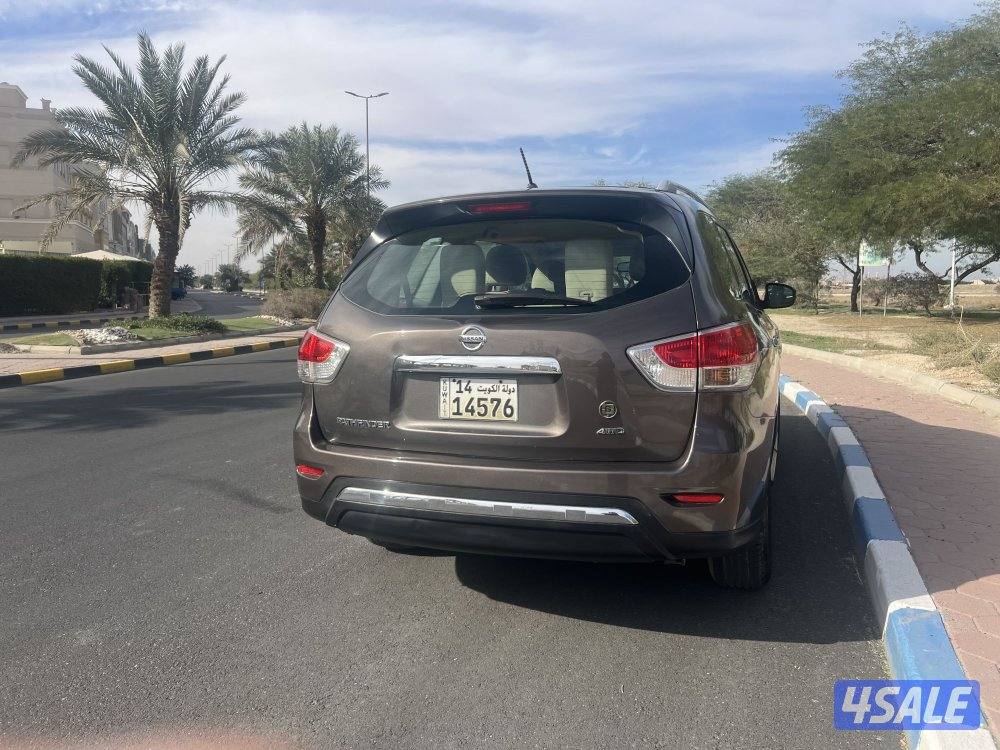 للبيع باثفندر ماشي 2006