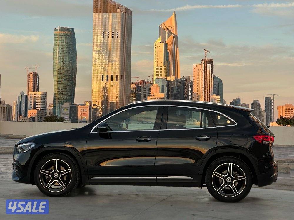 مرسيدسGLA200 موديل2022 عداد52الف وارد الملا تحت الكفاله لغاية20271