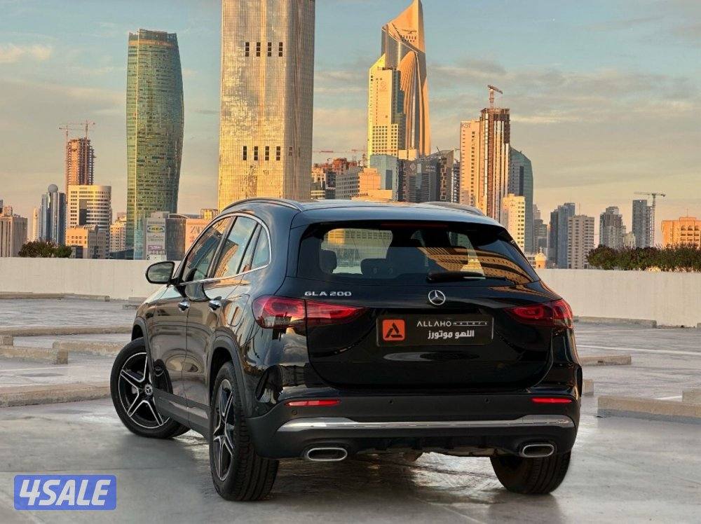 مرسيدسGLA200 موديل2022 عداد52الف وارد الملا تحت الكفاله لغاية20273